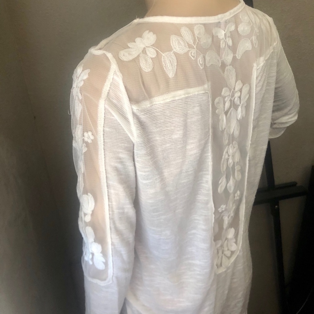 White lacy top - Picture 6 of 7